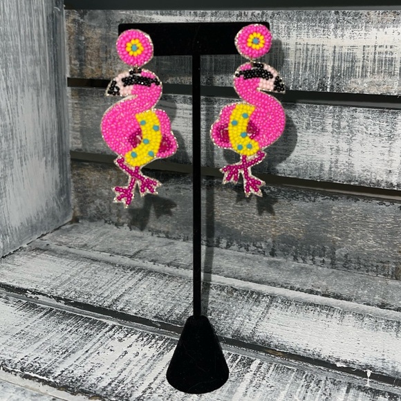Flamingo Beaded Earrings - Picture 1 of 1